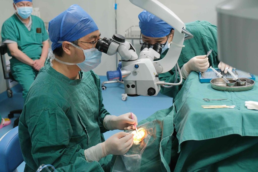 glaucoma eye surgery